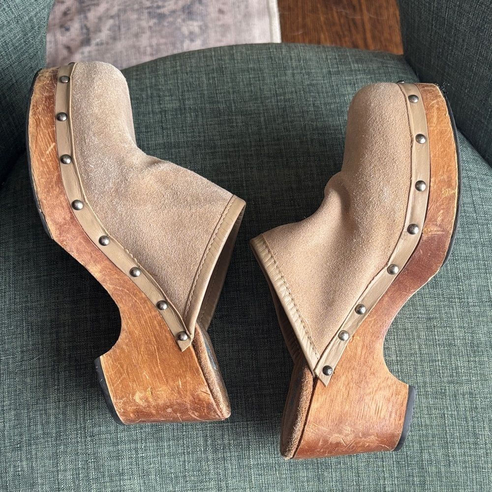Candie's Y2K platform studded wooden heel Beige tan Suede Mules Heel Women 8 GUC - Picture 11 of 11